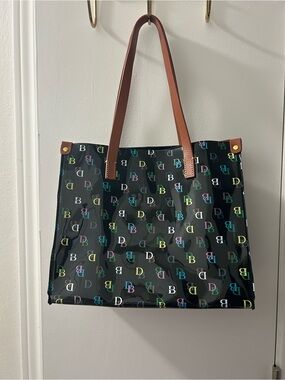 NWOT Dooney & Bourke Black Signature DB Tote with Logos and Brown Handles